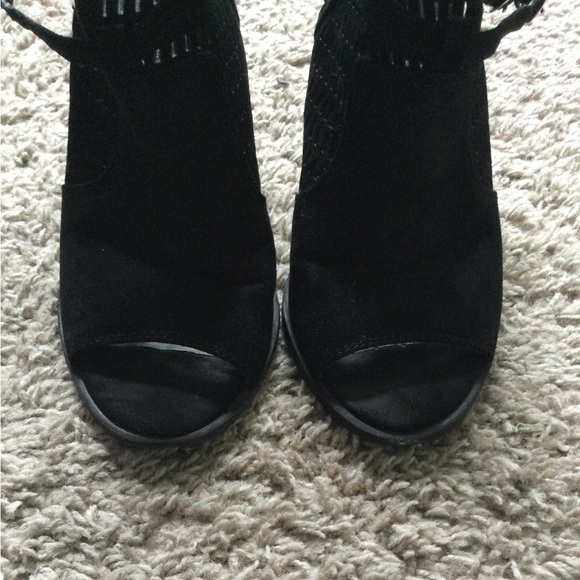 Open Heel and Toe Shoes - Picture 15 of 16